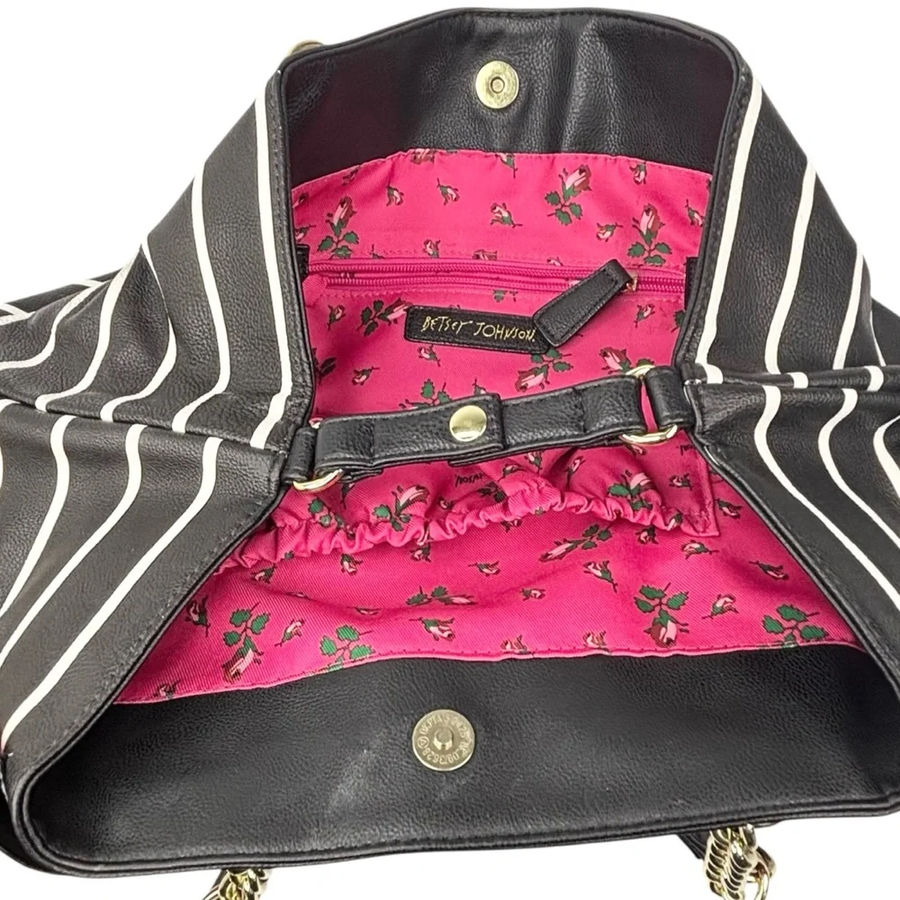 Betsey Johnson Black & White Stripe Red Sequin Glitter Bow Snap Close Tote Purse - Picture 7 of 13